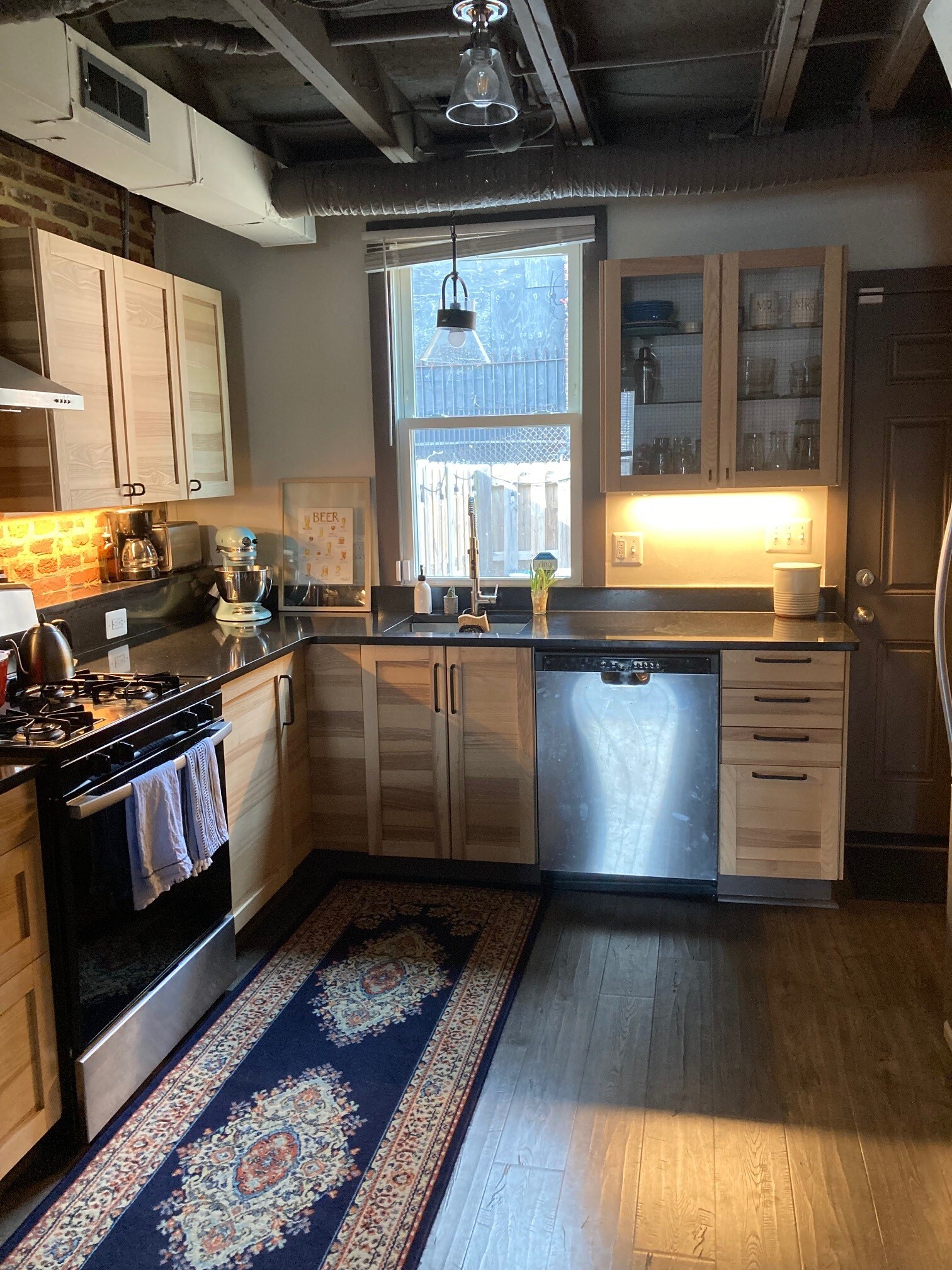 Building Photo - 1602 Latrobe St