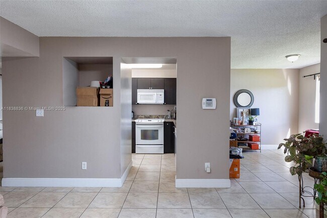 Building Photo - 706 NW 92nd Ave