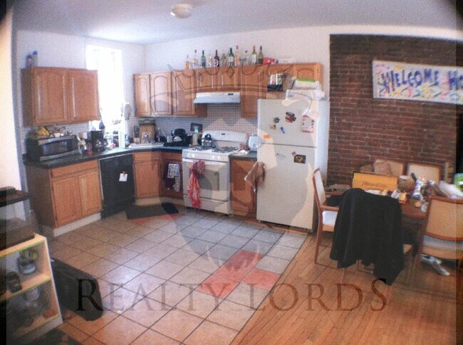 Primary Photo - 525 Harvard St