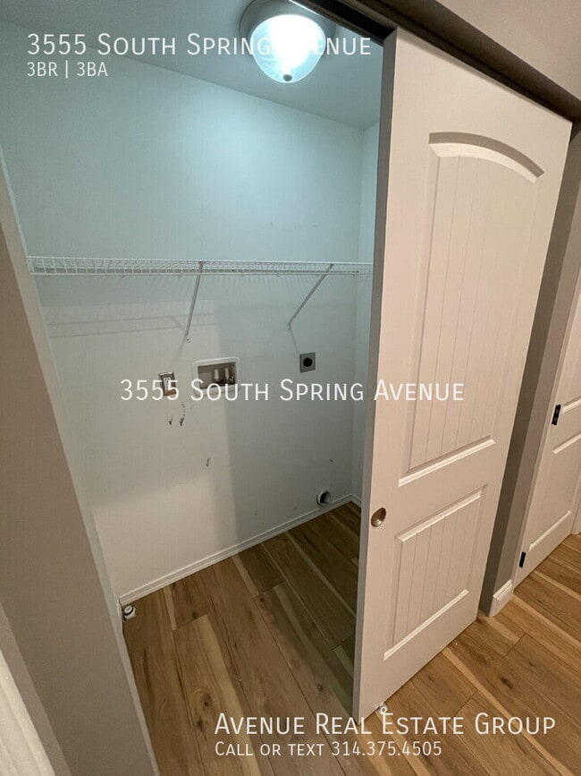 Building Photo - 3555 S Spring Ave