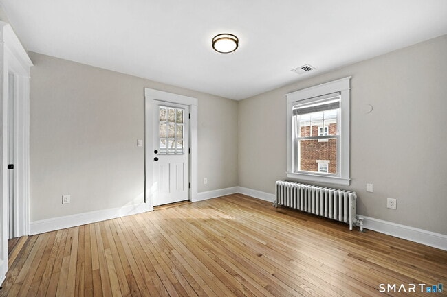 Building Photo - 218 Park St