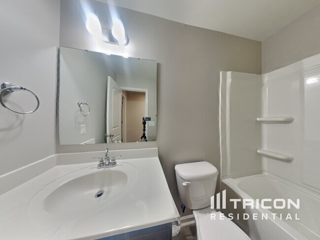Building Photo - 1037 Bitting Hall Cir