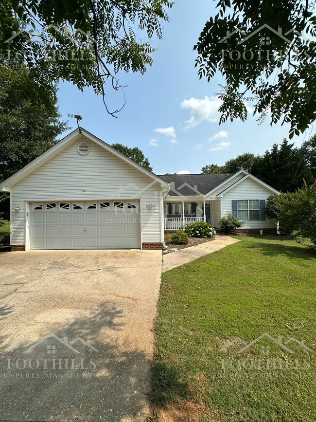 Building Photo - 3 Bedroom, 2 Bath Home near to Hwy 187 South