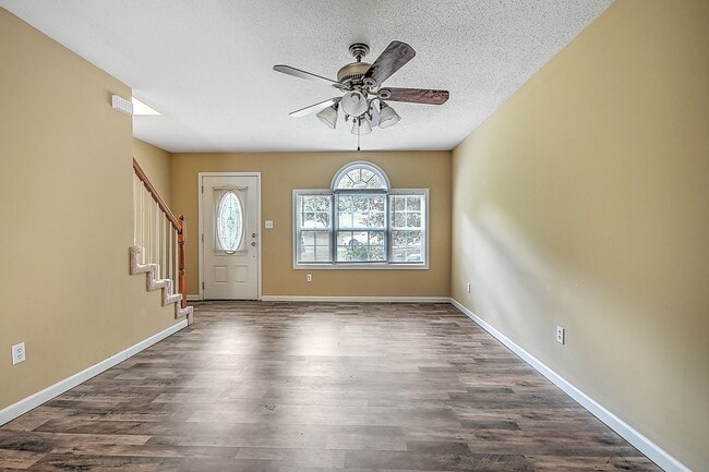 Building Photo - 132 Amanda Ln