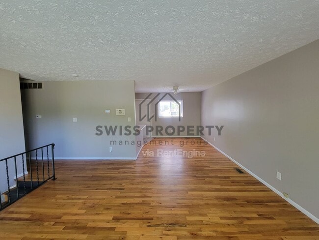 Building Photo - 2928 Landon Dr