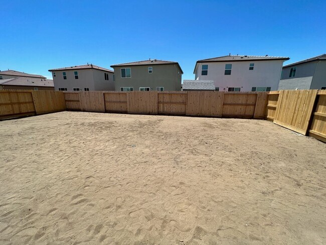 Building Photo - 4-bedroom two story plus a bonus loft!