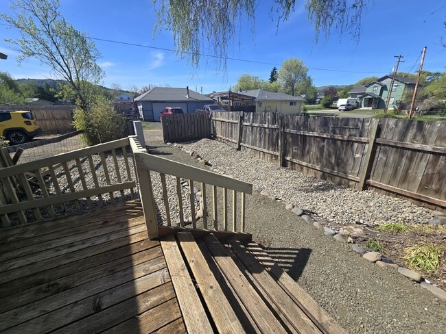 Building Photo - 2097 Castle Ave