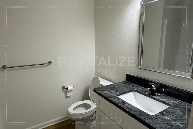 Building Photo - **OPEN HOUSE 08/17 1-3PM** 4 Bed/2 Bath Ho...
