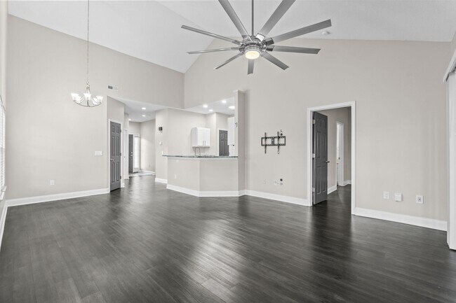 Building Photo - 5026 Belleglen Ct