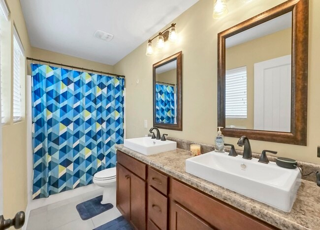 Building Photo - 220 Wainwright Dr