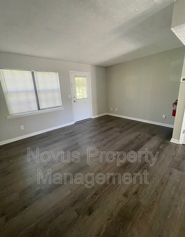 Building Photo - 645 South St