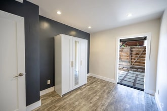 Building Photo - Great 1bd/1ba apartment with a private yard!