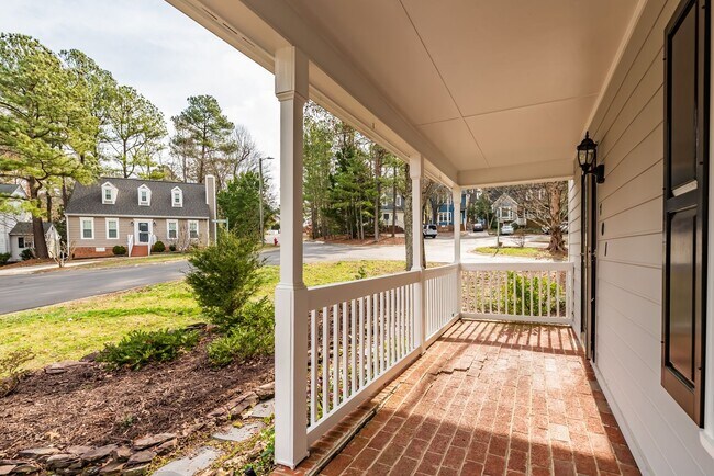 Building Photo - Woodcroft Wonderful!