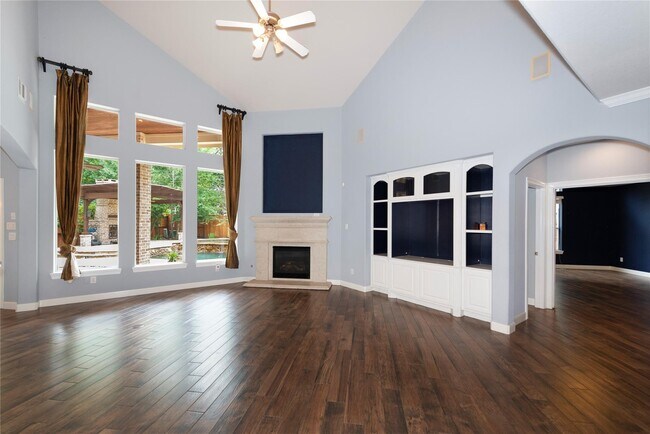 Building Photo - 15 Pawprint Pl