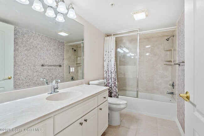 Building Photo - 821 Del Rio Way