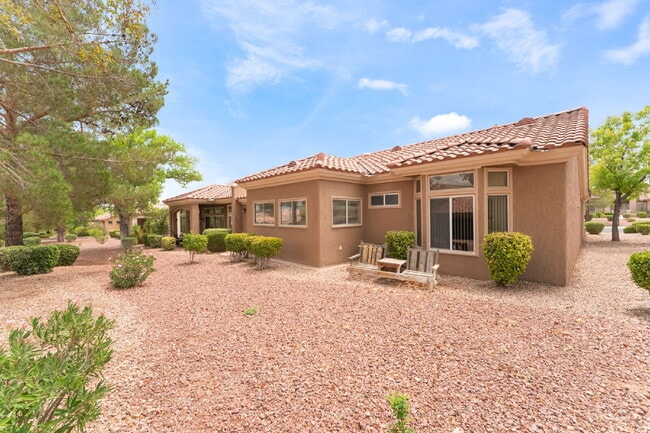 Building Photo - Sun City Summerlin 2 bedroom and 2 bathroom in a  55 and older Neighborhood