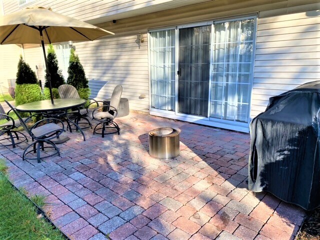 Building Photo - 3406 Carriage Ct