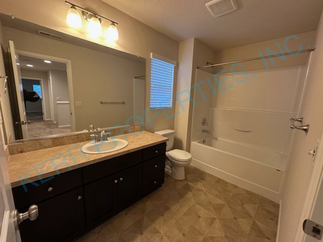 Building Photo - 17236 SE Biscayne St