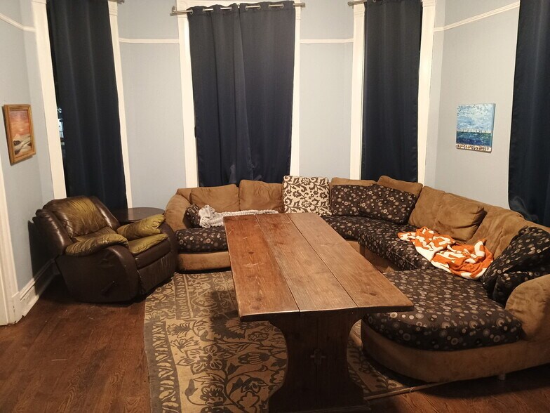 Building Photo - 2806 Nueces St