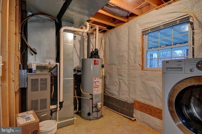 Building Photo - 121 Deer Hill Ct