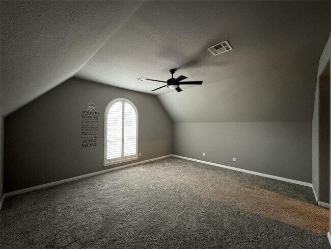 Building Photo - 10228 Chestnut Ridge Rd