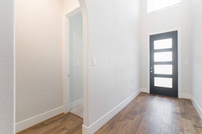 Building Photo - 16 Clearview Terrace Pl