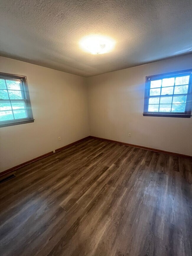 Building Photo - 402 Parrish St
