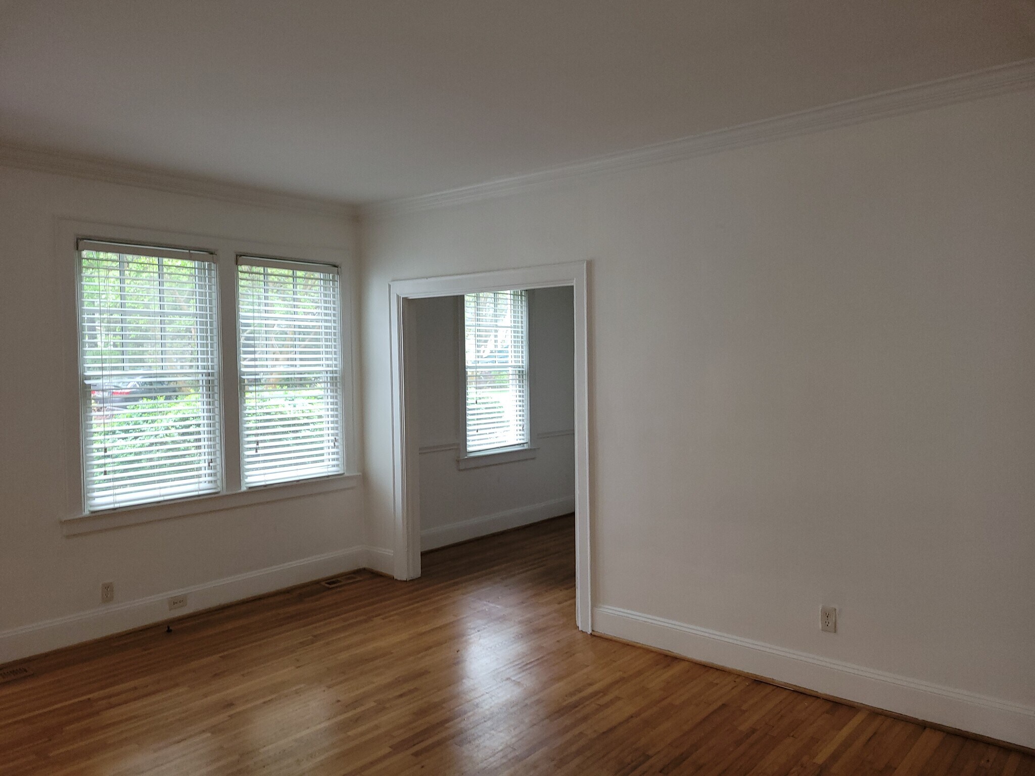 Building Photo - 118 Altondale Ave