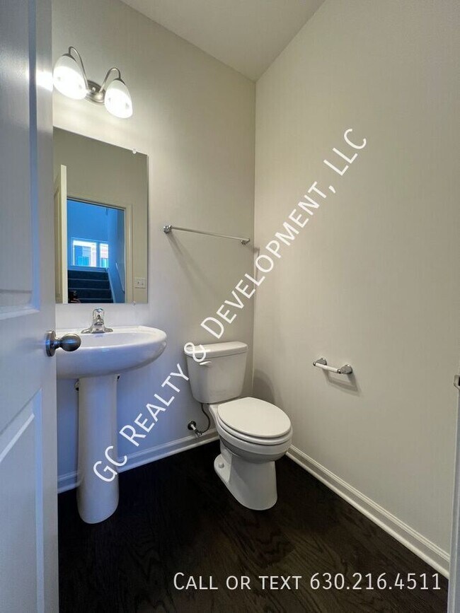 Building Photo - ***MOVE IN SPECIAL - 1/2 MONTH FREE RENT! ...