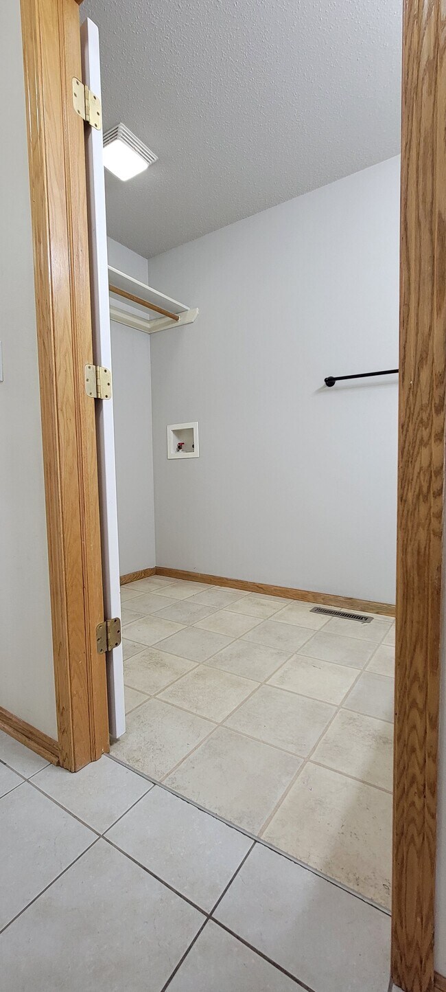 Building Photo - 2165 Copper Wynd Dr