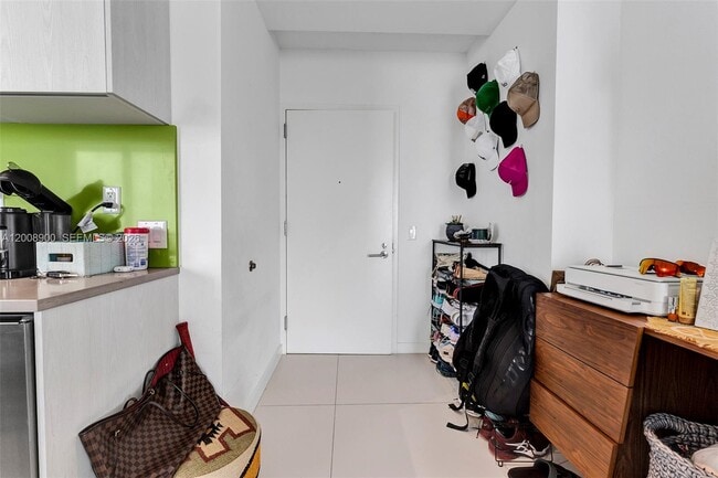 Building Photo - 501 NE 31st St