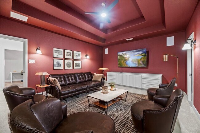 Building Photo - 32711 Wales Cir