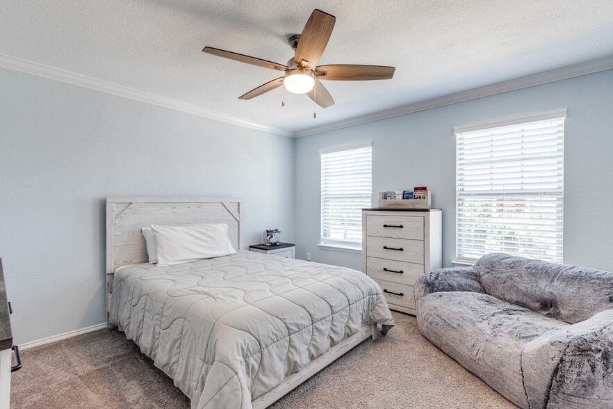 Building Photo - 1000 Marietta Ln