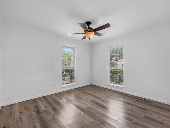 Building Photo - 6402 Del Monte Dr
