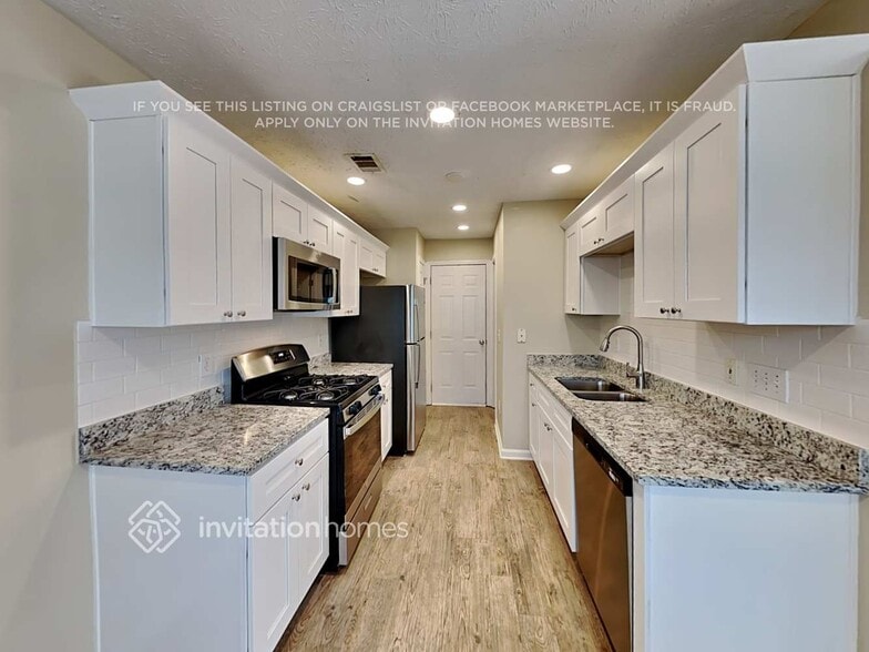 Building Photo - 521 Stanford Pl