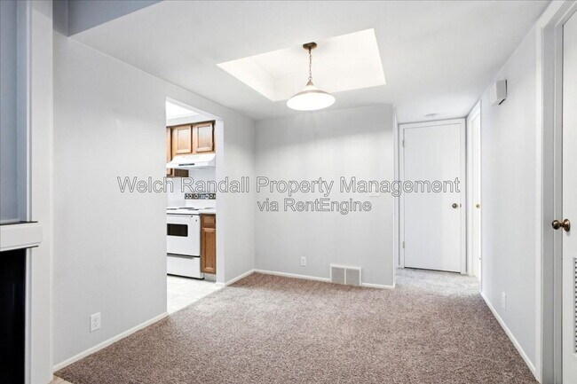Building Photo - 6871 Countrywoods Cir