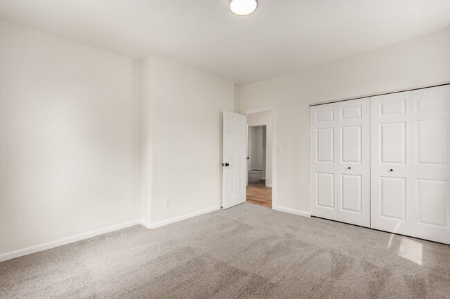 Building Photo - 865 Old Leonard Ave