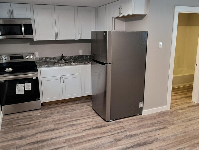 Building Photo - 143 E Main St