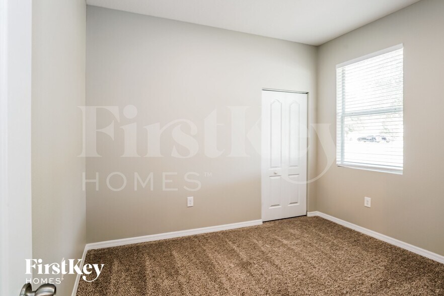 Building Photo - 6308 Twin Bridges Dr