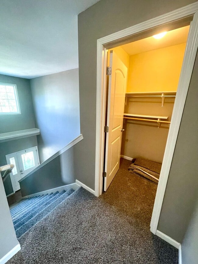 Building Photo - 208 Port Way