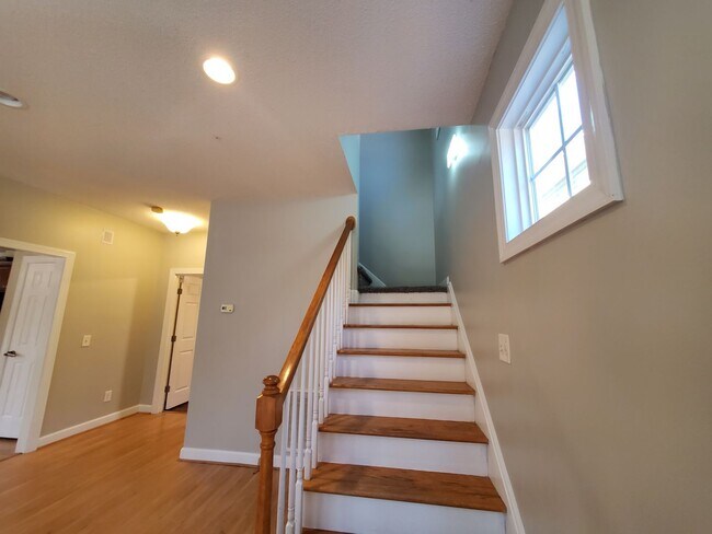 Building Photo - 958 Flynn McPherson Rd