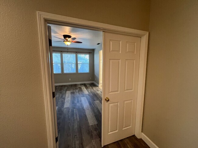 Building Photo - 4-bedroom single story in Sylvan School Di...