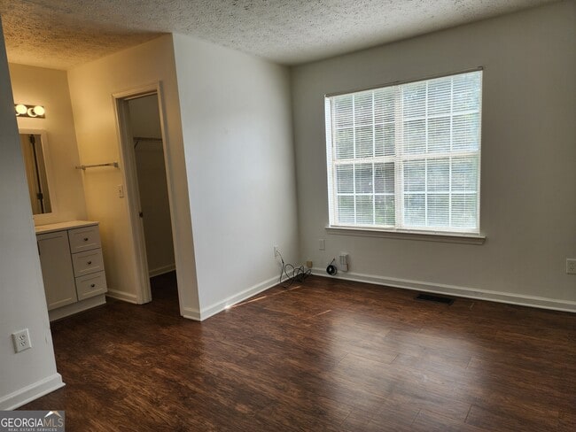 Building Photo - 5960 Batson Ct