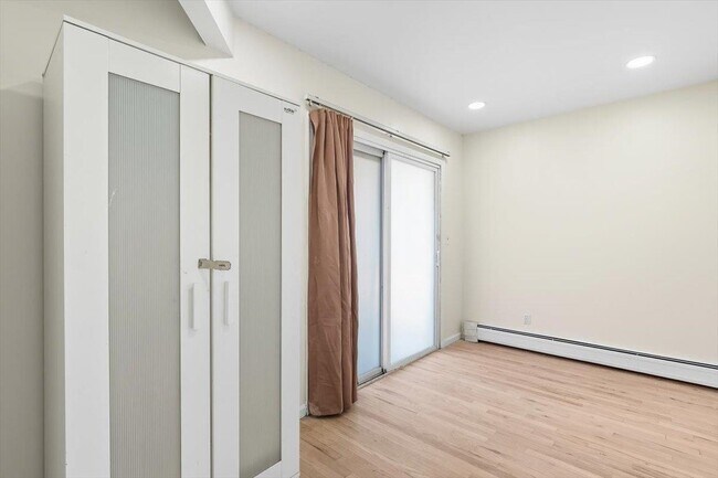 Building Photo - 56 POPLAR St