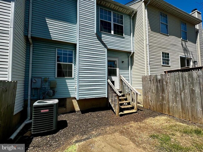 Building Photo - 404 Cabin Ct