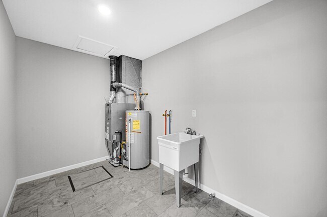 Building Photo - 3413 W 77th Ave