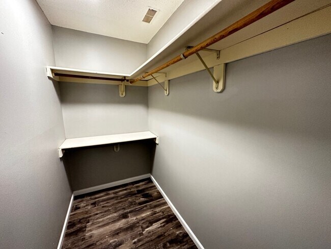 Building Photo - 1340 Brook St