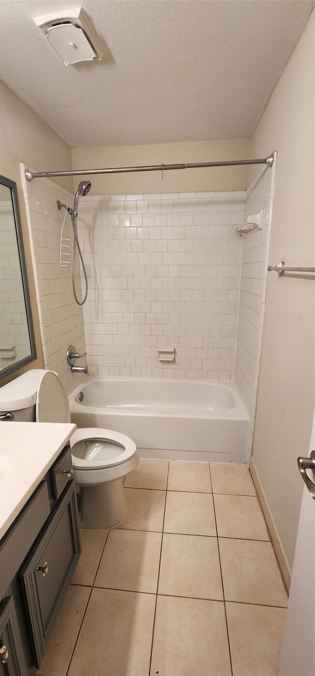 Building Photo - 15215 Ensenada Dr