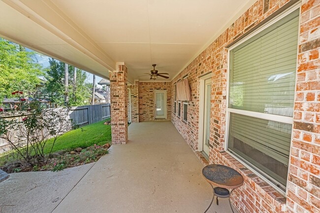 Building Photo - 25223 Hideaway Run Dr