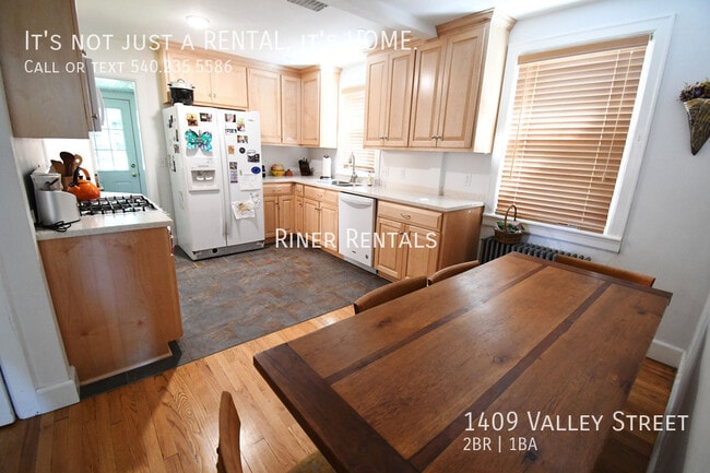 Building Photo - 1409 Valley St